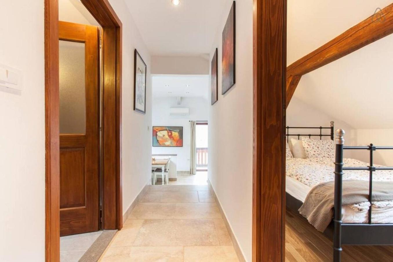 House Maharac With 3 Apartments Till 18 Persons Kamno Exterior photo